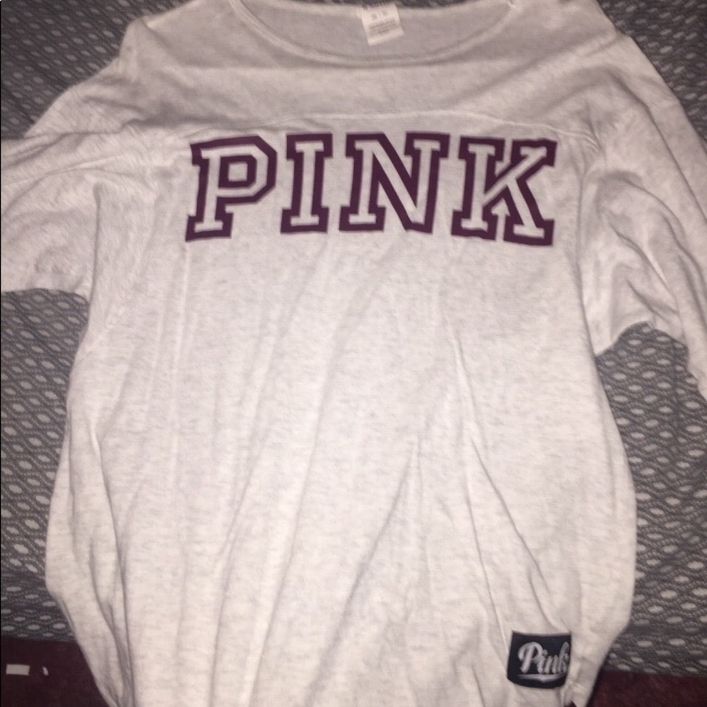 🎀VS PINK BASEBALL TEE NWOT NEVER WORN🎀